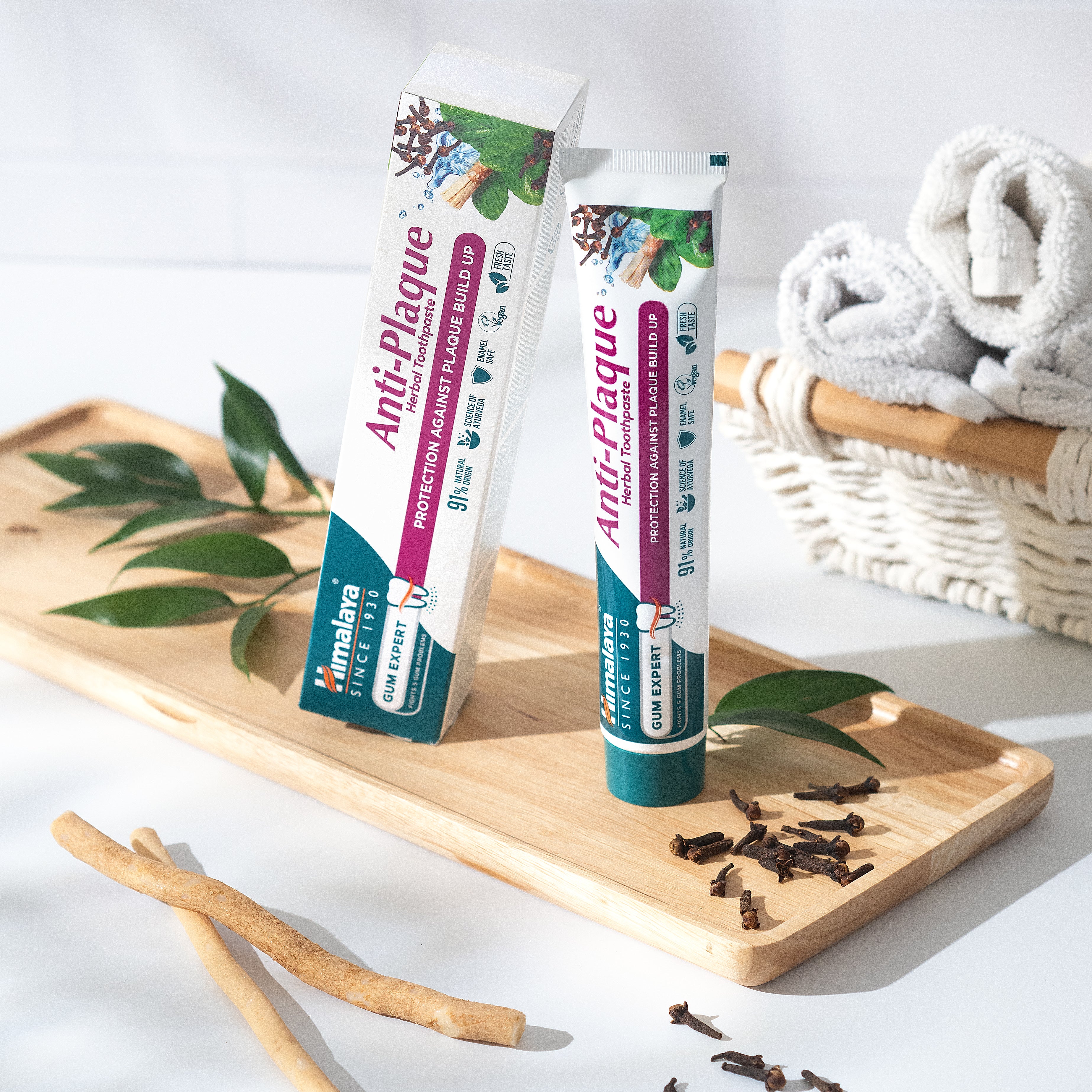 Himalaya Gum Expert Anti-Plaque Herbal Toothpaste - 75 ml - Image 3